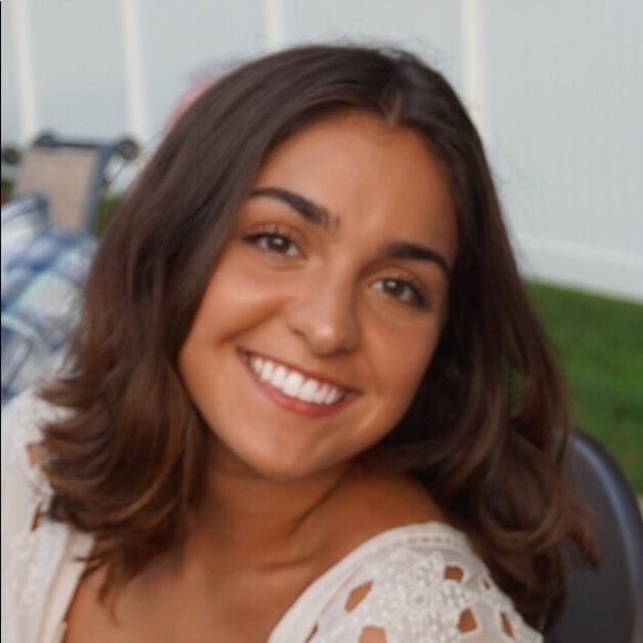 Meet your Posher, Francesca - Picture 1 of 1